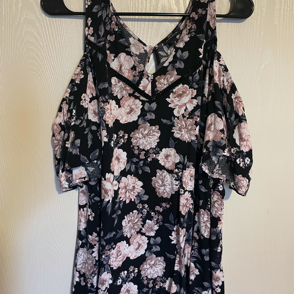 Torrid cold shoulder top